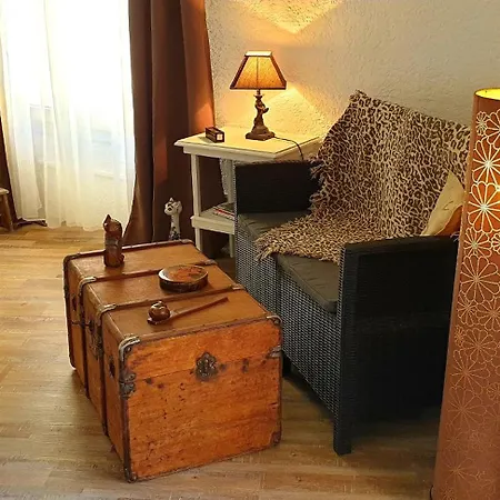 La Maison Des Chats Apartment Valros